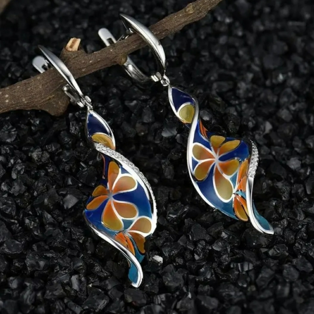 Spiral Leaf Earrings - Picture 3 of 3